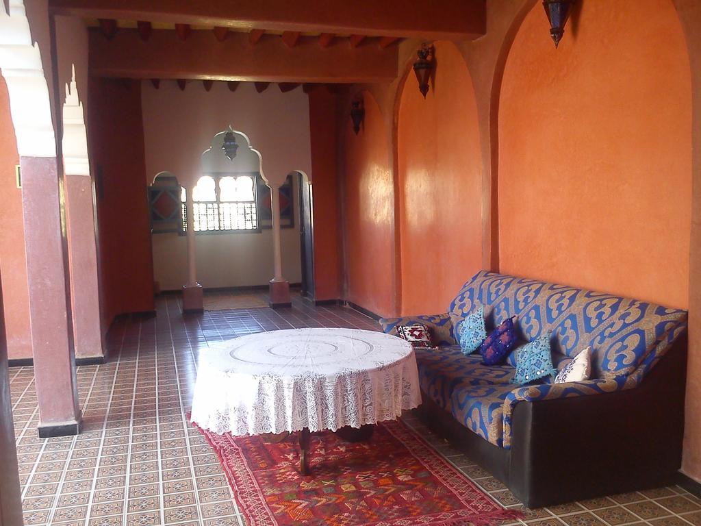 Kasbah Itrane Acomodação com café da manhã Tamnougalt Exterior foto